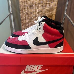 Like new men’s Nike Court Vision Mid NBA size:10